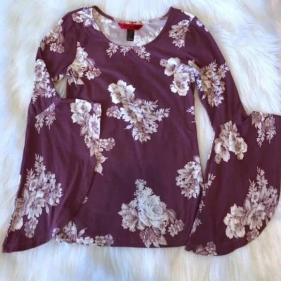 $10 CLEARANCE! Hot Kiss Mauve Velvet Rose Bell Sleeve Top - Picture 6 of 10